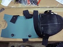 Наколенники с голенищем с ремешками из перфорированной резины